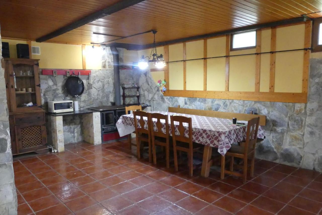 Piscina Climatizada - Todo El Ano- Playa De La Nora-chimenea- Barbacoa Vakantiehuis